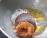 A picture of step 3 of Medu Vada.