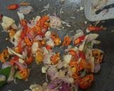 Foto langkah ke 2 dari resep Cumi Asin Tumis Pedas.