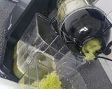 Hình bước làm 2 của món Nước ép cần tây