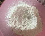 Hình bước làm 3 của món Bánh cuốn ngọt nhân đậu xanh dừa làm bằng chảo chống dính