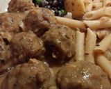 A picture of step 4 of Vegan Swedish Köttbullar.