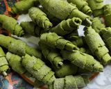 A picture of step 8 of Palak Aata Namkin.