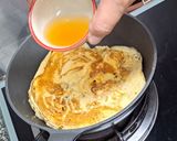 A picture of step 4 of Thai Omelet with Chili Fish Sauce.