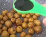 Foto langkah ke 2 dari resep Gamja Jorim 감자조림 (Korean Baby Potatoes).
