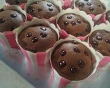 Foto langkah ke 9 dari resep 18.Muffin Triple Cokelat|| MOIST & NYOKLATT BANGETT!!!.