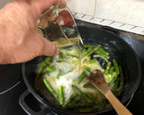 Foto del paso 7 de la receta: Setas ostra con espárragos y jamón