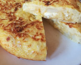 Foto del paso 8 de la receta: Tortilla de patata con calabacín y quesitos