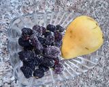 Une image de l'étape 1 de Smoothie 🥤 mûre violette / poire 🍐.