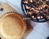 Foto langkah ke 3 dari resep Cheesy Mushroom Pie.