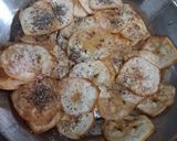 A picture of step 5 of Raw banana masala chips.