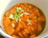 Hình bước làm 2 của món Súp Kem Bí Đỏ
