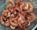 Foto langkah ke 3 dari resep Udang Bawang Goreng Sambal Embe.