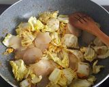 Foto langkah ke 6 dari resep Seblak Sawi Telur.