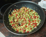 Foto del paso 6 de la receta: Tortilla de papas y pisto