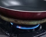 Foto langkah ke 3 dari resep 67. Martabak Manis/ TerangBulan Empuk Teflon Simple(Tanpa Mixer).