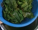 Foto langkah ke 2 dari resep Tumis Daun Singkong.