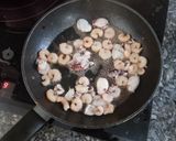 Foto del paso 5 de la receta: Arroz marinero con almejas y gambas