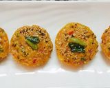 A picture of step 3 of Sooji & Besan Veg Idli😊 (semolina and gram flour idli).