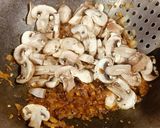 A picture of step 3 of Garlic Mushroom.