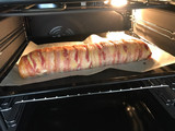 Baconos csirkemell őzgerinc formában, sült krumplival