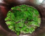 รูปขั้นตอนการทำที่ 3 ของ ผัดกระเพรา​หมูสับ​ ไข่​เยี่ยวม้า