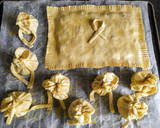 Foto del paso 6 de la receta: Saquitos y empanada de hojaldre rellenos de morcilla