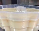 Gambar langkah 6 resipi Puding Karamel Tanpa Telur.