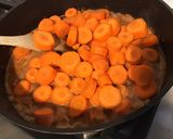 Une image de l'étape 5 de Carottes des sables aux épices, estragon et oignon de roscoff.