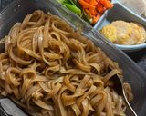 Foto langkah ke 1 dari resep [Eps. 58] Kwetiau Goreng Medhok 🥡🥢.