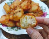 Gambar langkah 3 resipi Cekodok Filament Crab Stick Sourdough.