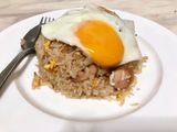 ข้าวผัดไส้กรอก🍚