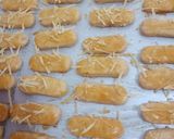 Foto langkah ke 7 dari resep Kastengel Keju.