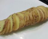صورة لخطوة 2 من وصفة بطاطا حلزونية مقلية