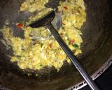 Foto langkah ke 3 dari resep 70. Nasi Goreng Ayam Kampung Pedas #DiulekAsyik #pekaninspirasi #cookpadcommunity.