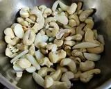 A picture of step 2 of Kathiyawadi Kaju Lehsan Sabji.