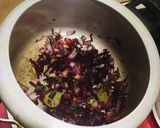 A picture of step 2 of Beetroot pulav.