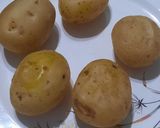 Foto del paso 2 de la receta: Papas chicas o papines a la provenzal (salteados y aplastados)