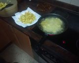 Foto del paso 4 de la receta Chuletas de cerdo al salmorejo con papas fritas