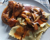 Foto del paso 4 de la receta: Jamoncito de pollo en salsa con champiñones