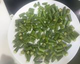 A picture of step 1 of Bhindi do pyaza.