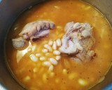 Foto del paso 5 de la receta: Alubias con codillo a la naranja 🍊