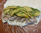Foto del paso 2 de la receta: Rollo queso Philadelphia con pollo y palta 🥑