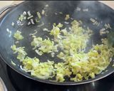 Foto del paso 2 de la receta: Arroz meloso de setas y jamón