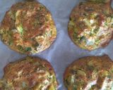 Foto del passaggio 5 della ricetta Mucver (Frittatine di zucchine al forno)