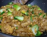 Foto langkah ke 6 dari resep "kwetiau goreng".