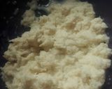 A picture of step 2 of Bread halwa.