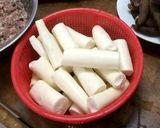 Hình bước làm 1 của món Khoai Mì Quết Mỡ Hành