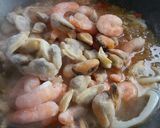 Foto del paso 2 de la receta: Paella de Mariscos