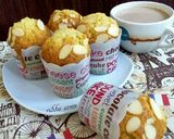 Foto langkah ke 6 dari resep Muffin vanila simpel : Lembut, praktis, No Mixer.