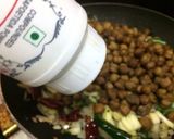 A picture of step 5 of Kala Chana Sundal.